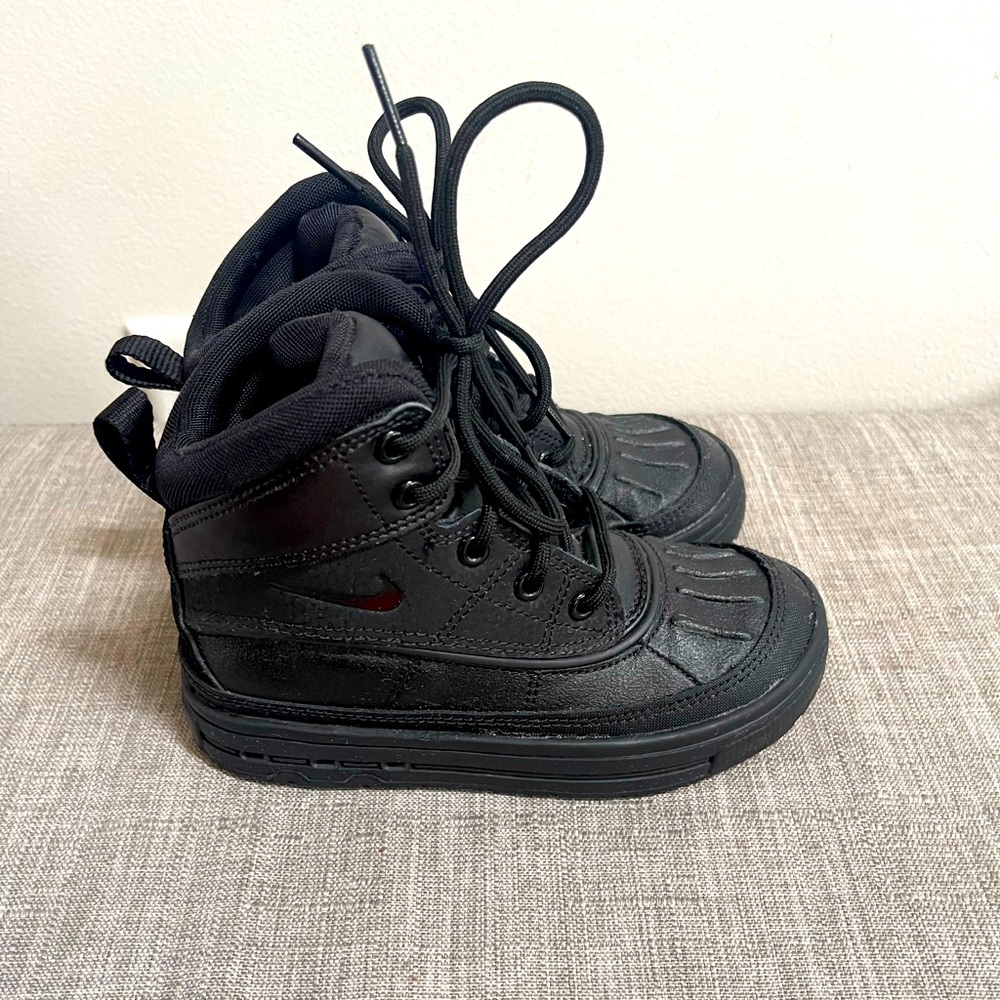 Nike Woodside boots